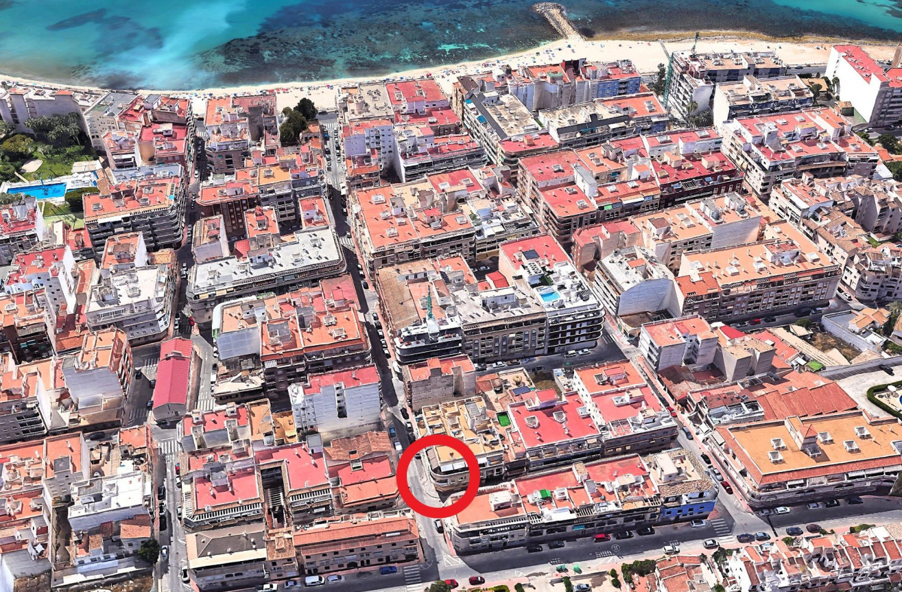 Odsprzedaż - Mieszkanie w bloku - Torrevieja - Playa de los Locos