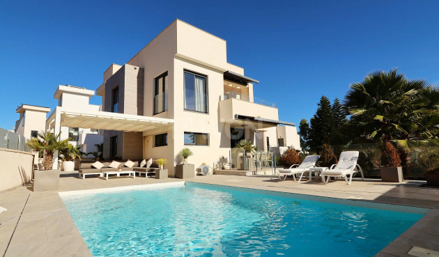 Odsprzedaż - Villa - La Nucía - Costa Blanca