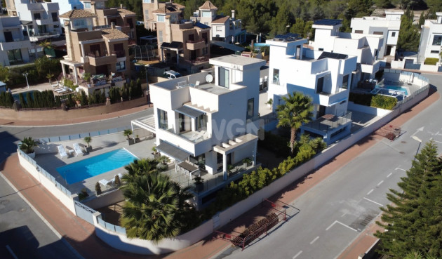 Odsprzedaż - Villa - La Nucía - Costa Blanca