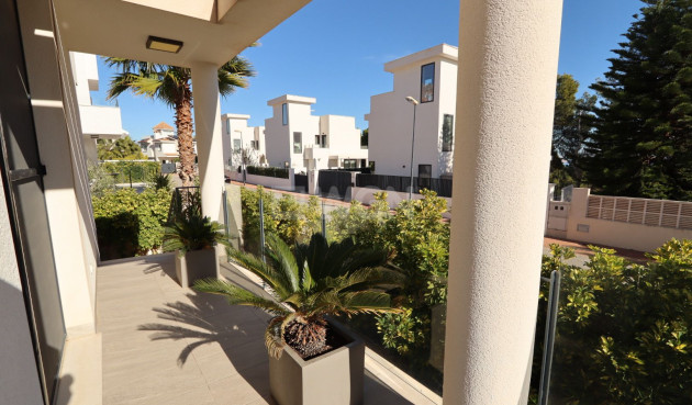 Odsprzedaż - Villa - La Nucía - Costa Blanca