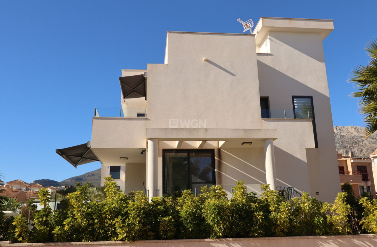 Odsprzedaż - Villa - La Nucía - Costa Blanca