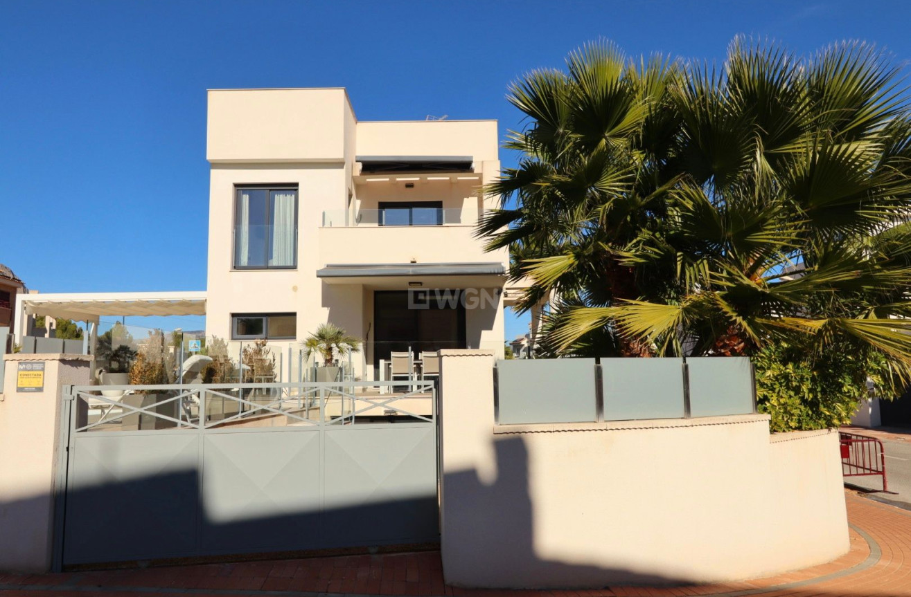 Odsprzedaż - Villa - La Nucía - Costa Blanca
