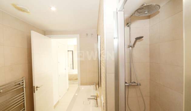 Odsprzedaż - Villa - La Nucía - Costa Blanca