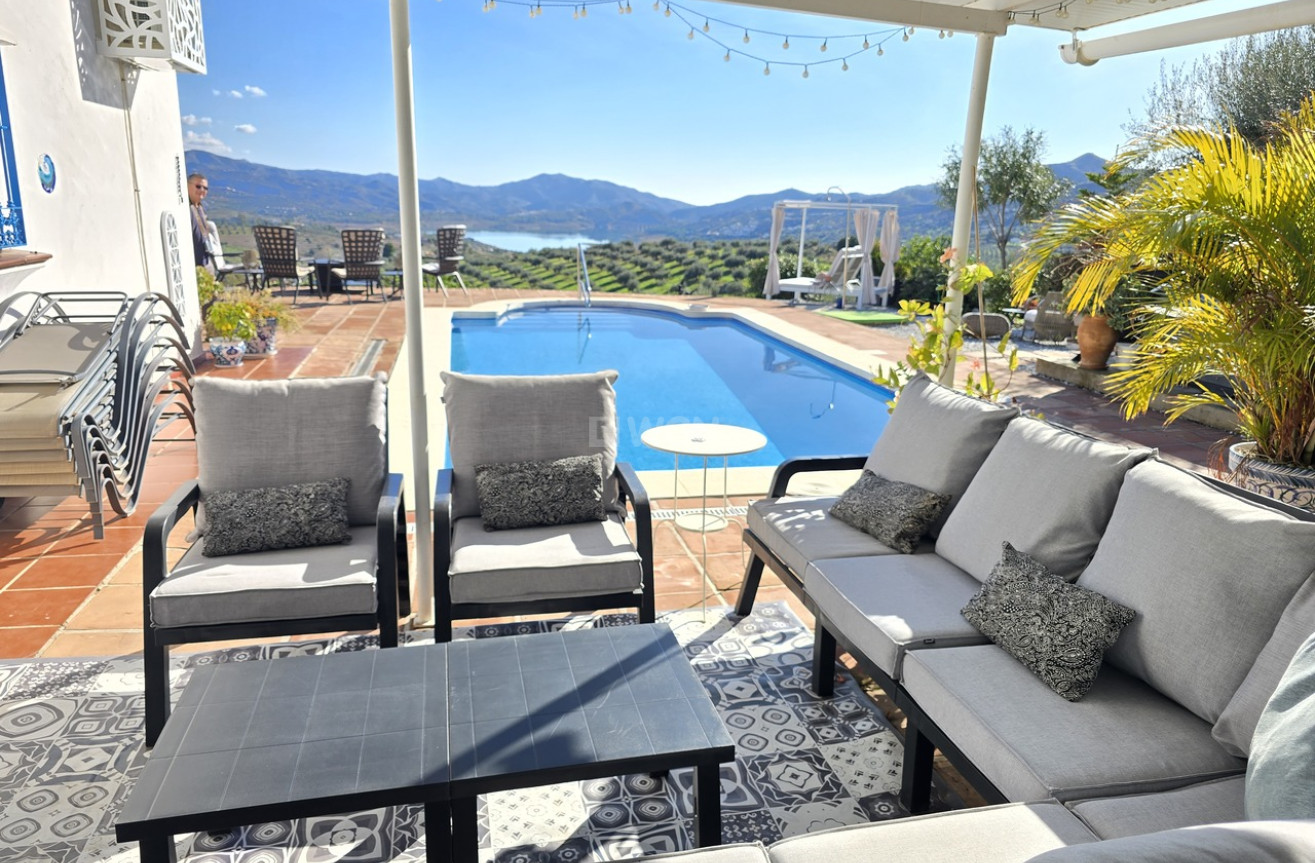 Resale - Villa - La Vinuela - Inland