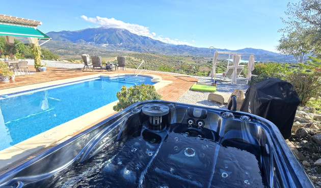 Resale - Villa - La Vinuela - Inland