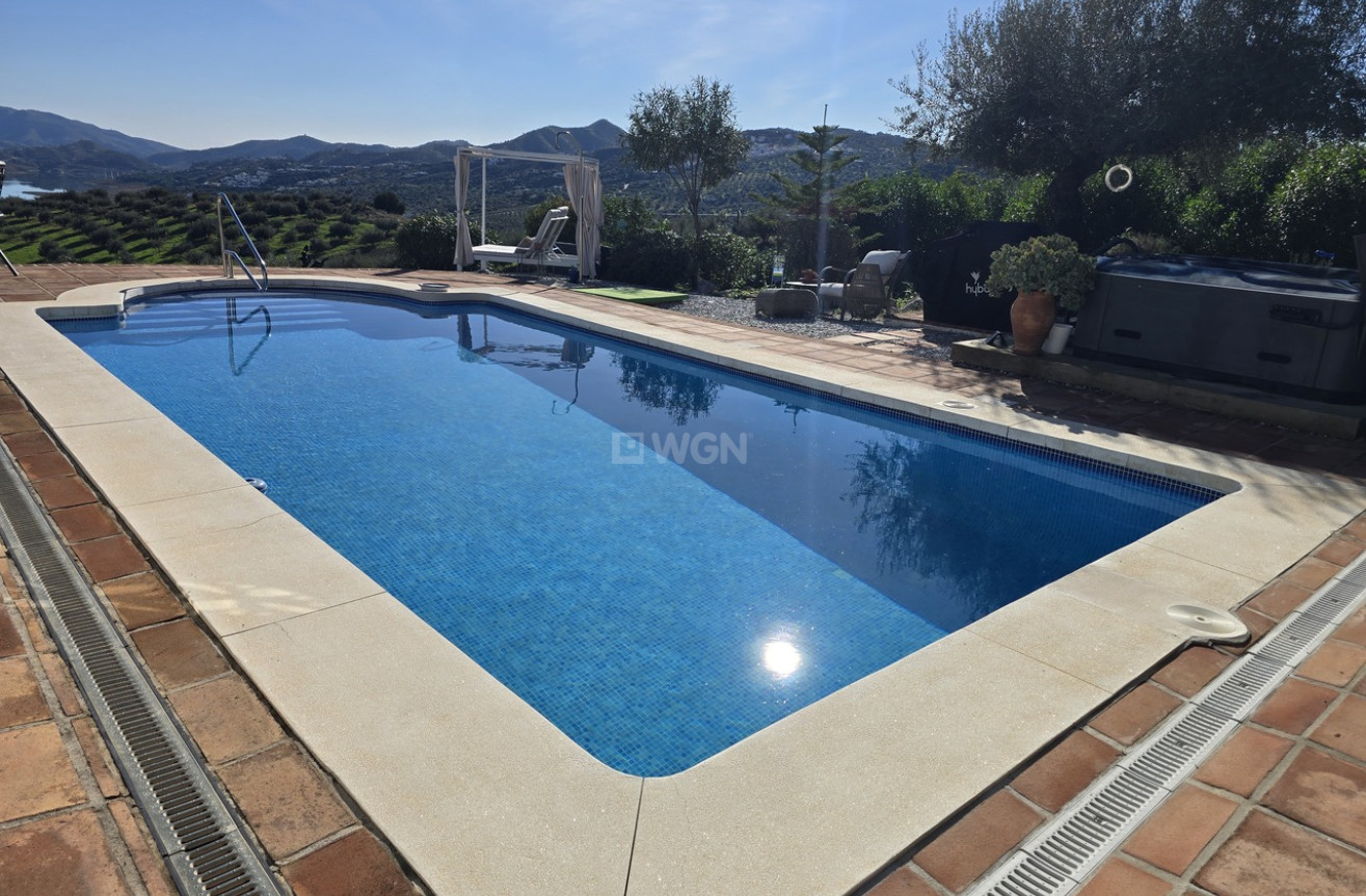 Resale - Villa - La Vinuela - Inland