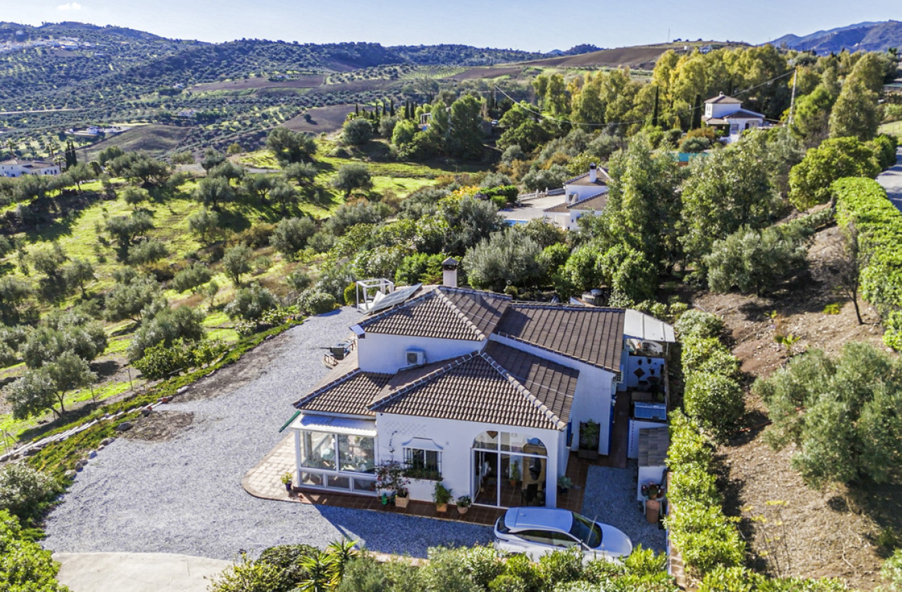 Resale - Villa - La Vinuela - Inland