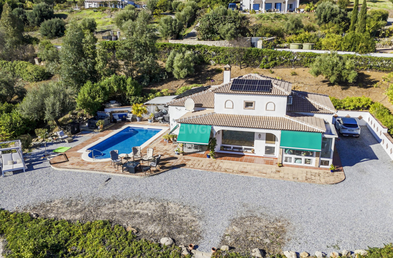 Resale - Villa - La Vinuela - Inland