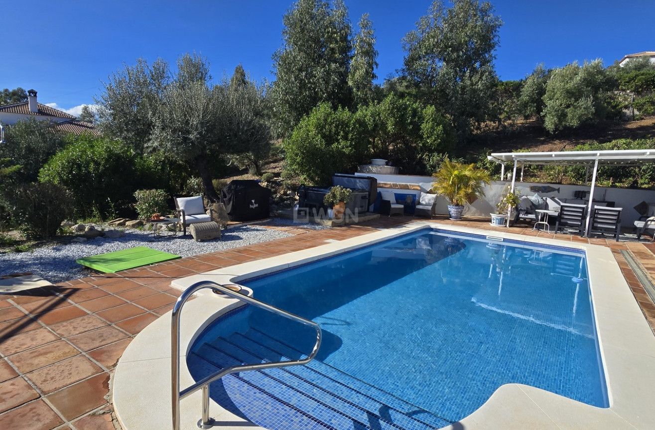 Resale - Villa - La Vinuela - Inland