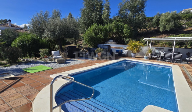 Resale - Villa - La Vinuela - Inland