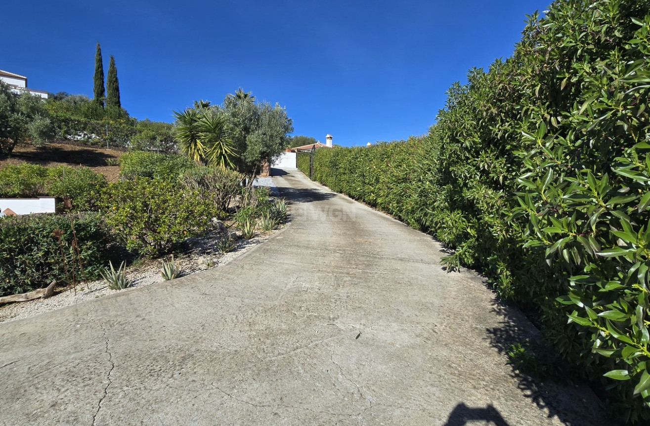 Resale - Villa - La Vinuela - Inland