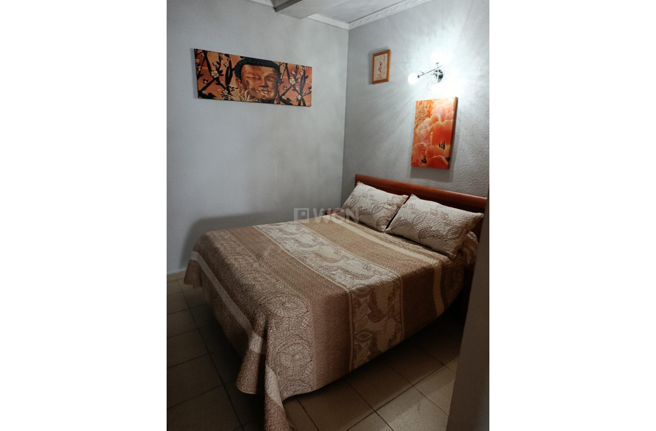 Odsprzedaż - Mieszkanie w bloku - Torrevieja - Cabo Cervera