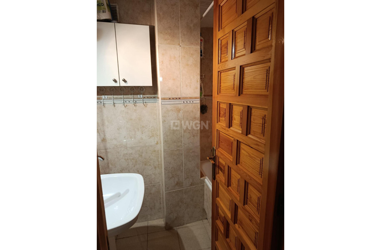 Odsprzedaż - Mieszkanie w bloku - Torrevieja - Cabo Cervera