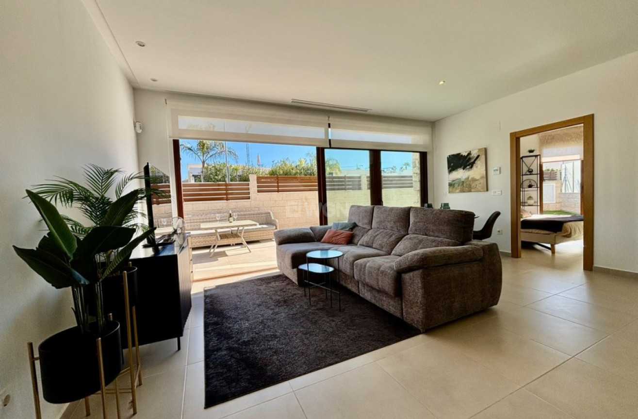 Odsprzedaż - Villa - Benijofar - Costa Blanca