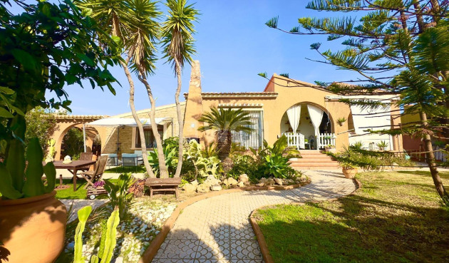 Odsprzedaż - Villa - Torrevieja - Torreblanca