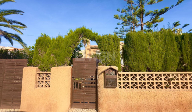 Odsprzedaż - Villa - Torrevieja - Torreblanca