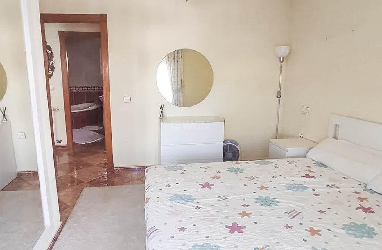 Odsprzedaż - Kamienica - Torrevieja - Los Altos