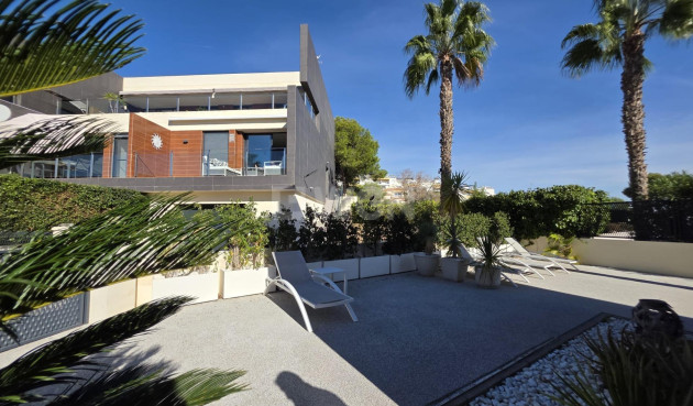 Odsprzedaż - Villa - Orihuela Costa - Villamartín