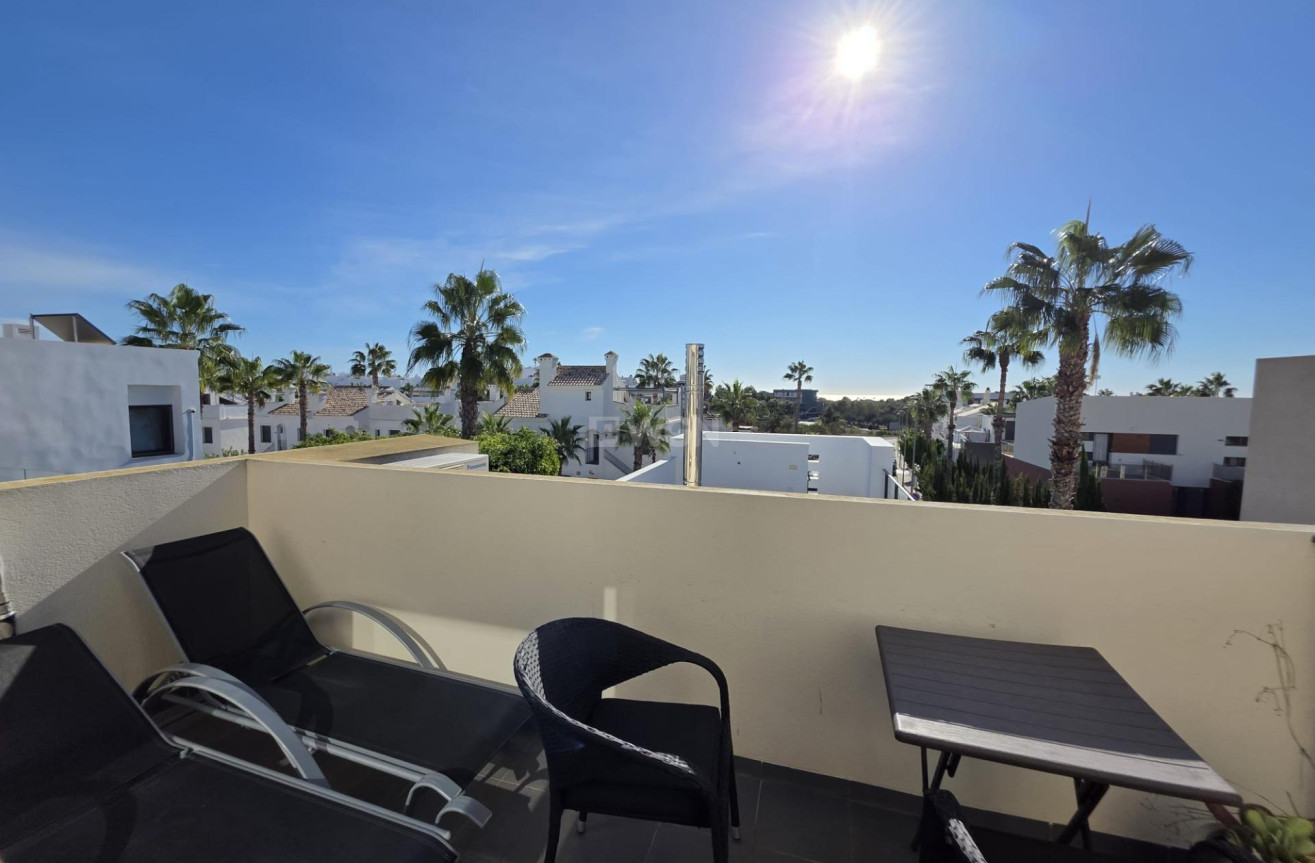 Odsprzedaż - Villa - Orihuela Costa - Villamartín