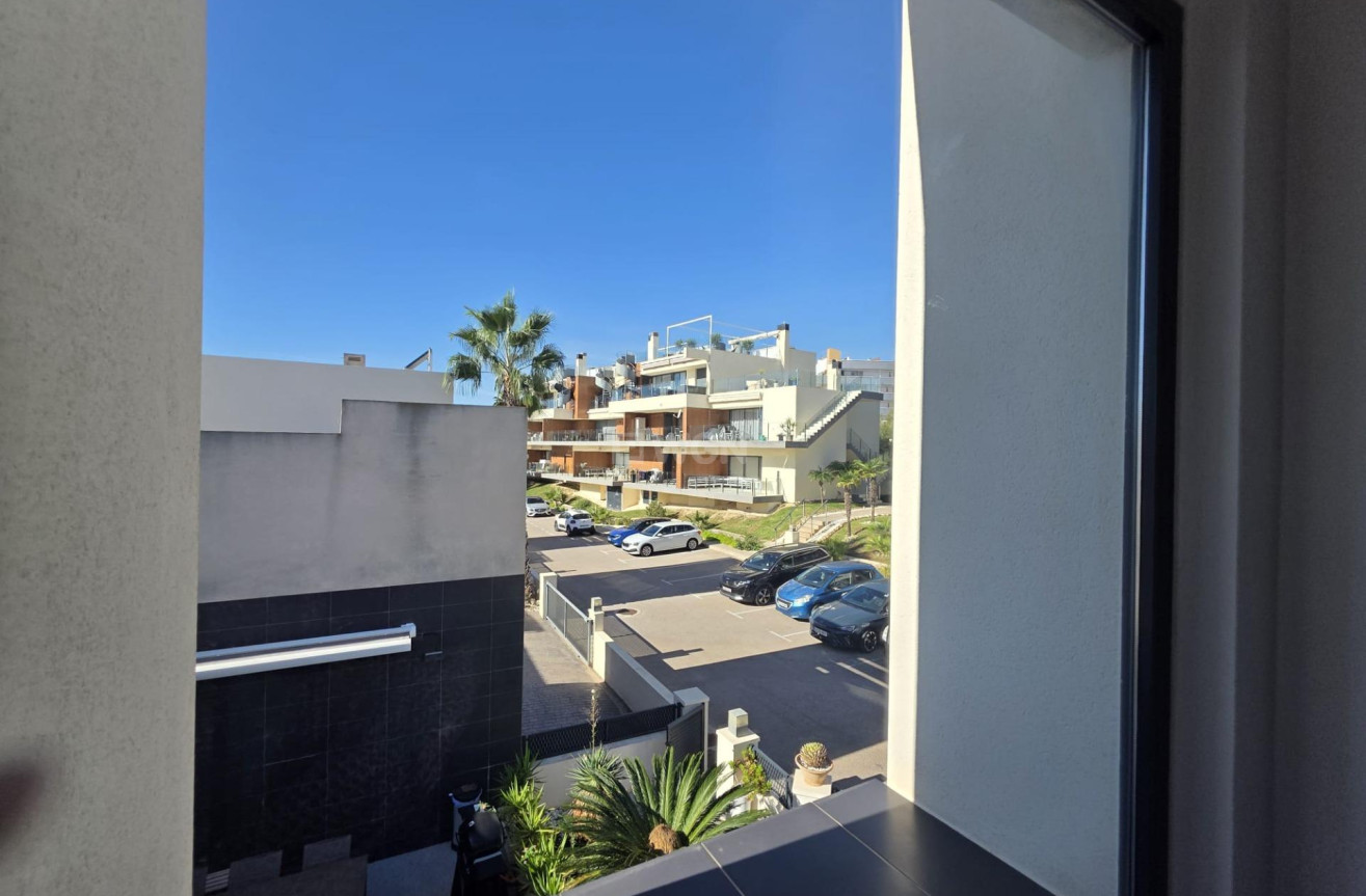 Odsprzedaż - Villa - Orihuela Costa - Villamartín