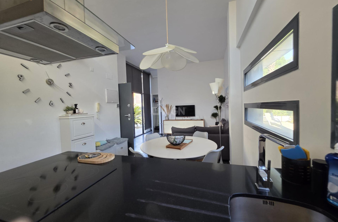 Odsprzedaż - Villa - Orihuela Costa - Villamartín