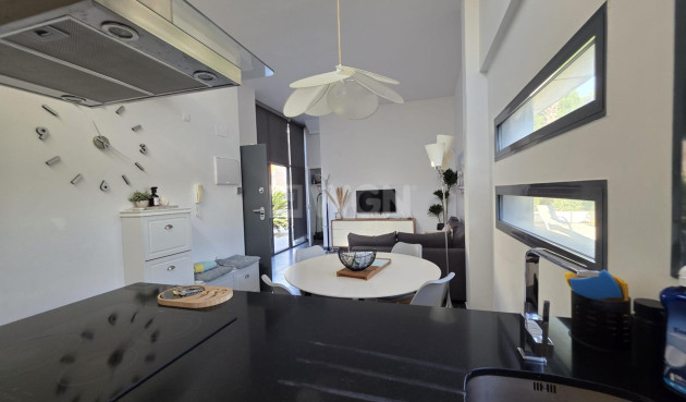 Odsprzedaż - Villa - Orihuela Costa - Villamartín