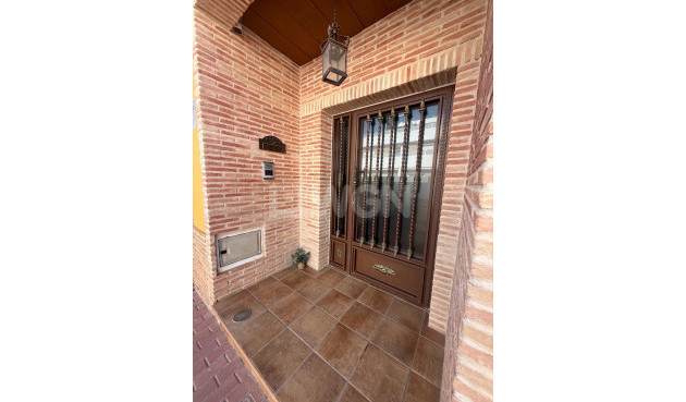 Odsprzedaż - Kamienica - Avileses