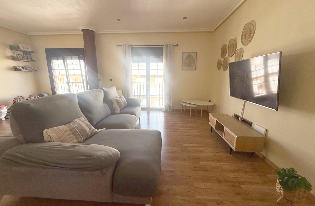 Odsprzedaż - Kamienica - Avileses