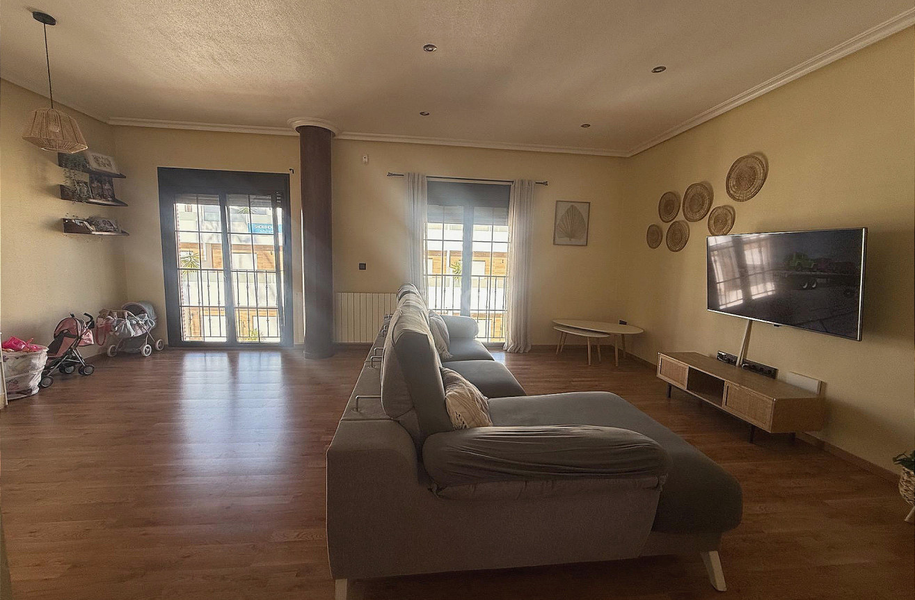 Odsprzedaż - Kamienica - Avileses