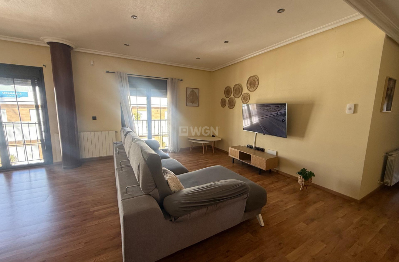 Odsprzedaż - Kamienica - Avileses