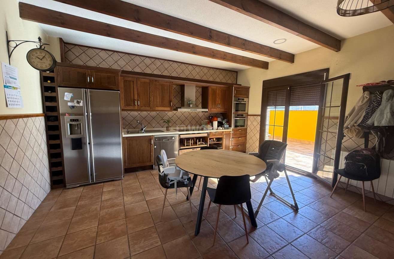 Odsprzedaż - Kamienica - Avileses