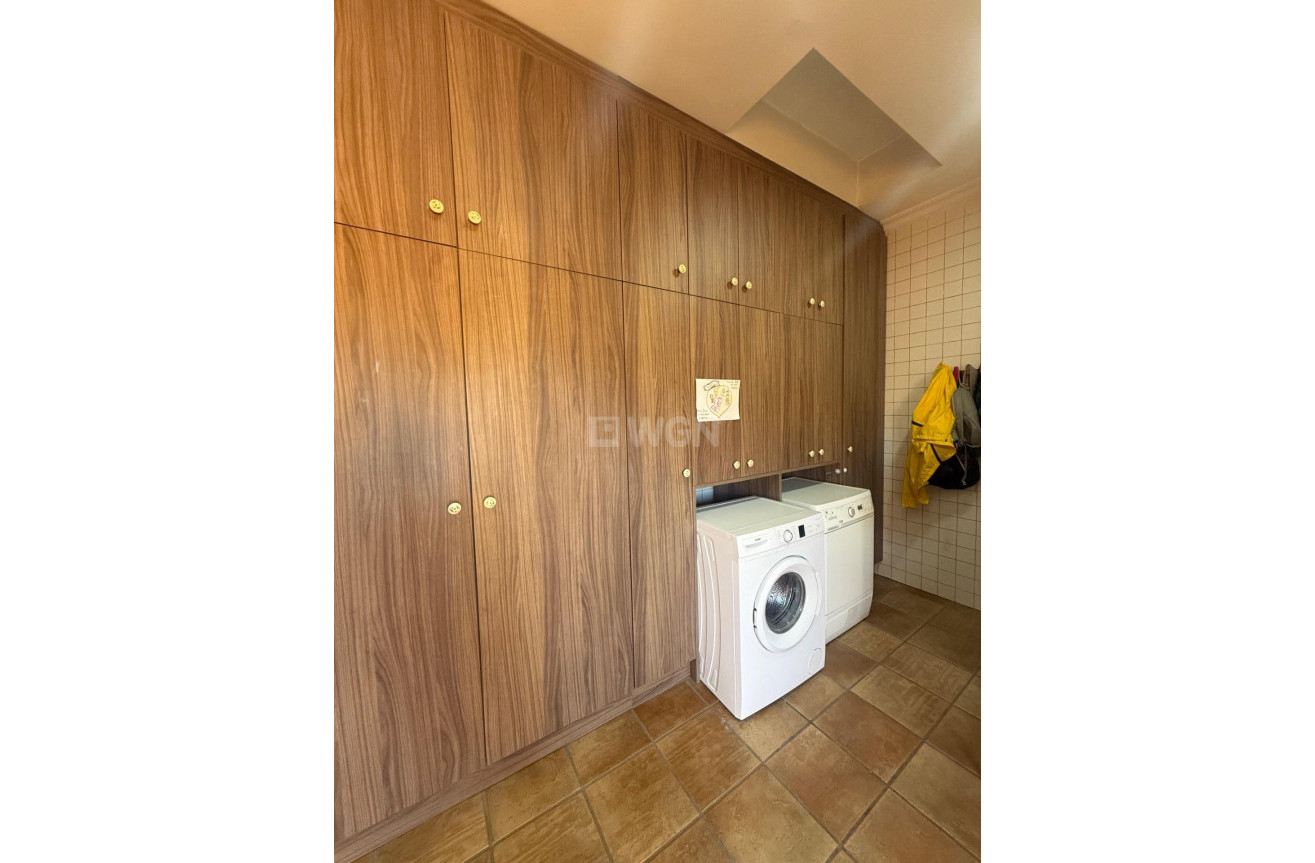 Odsprzedaż - Kamienica - Avileses