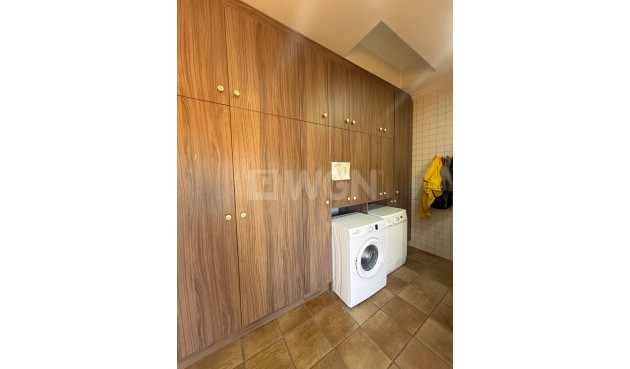 Odsprzedaż - Kamienica - Avileses