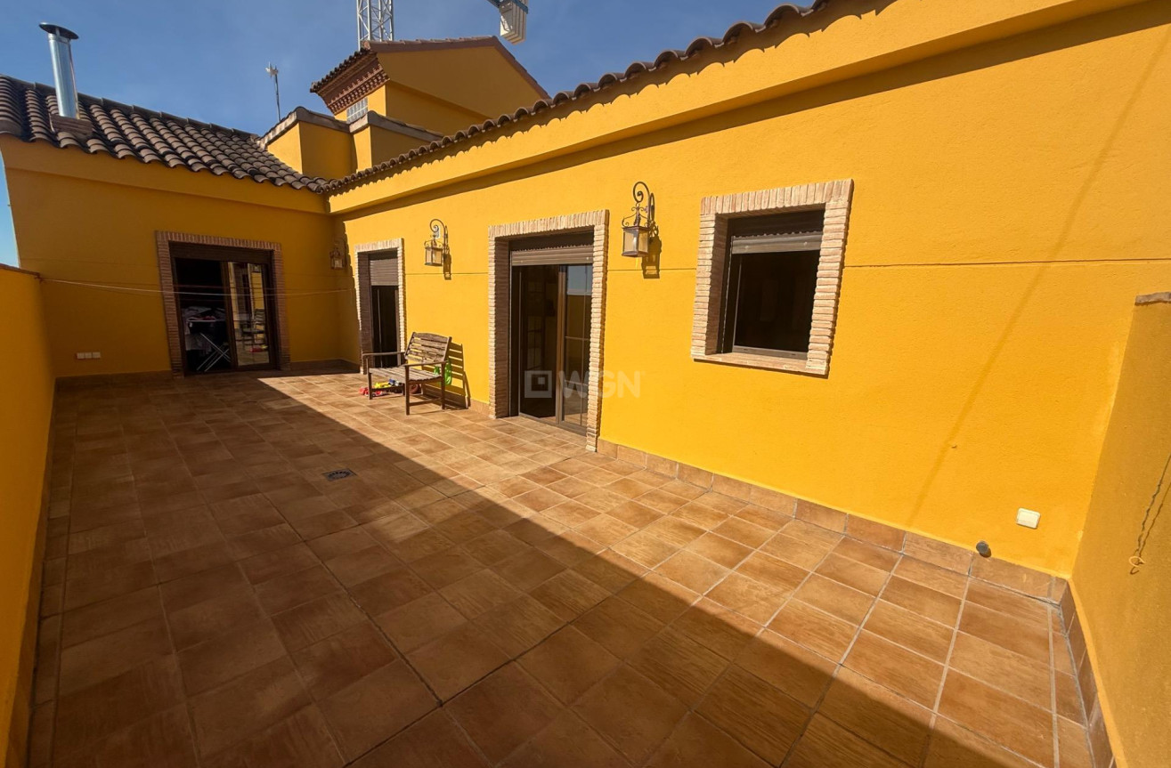 Odsprzedaż - Kamienica - Avileses