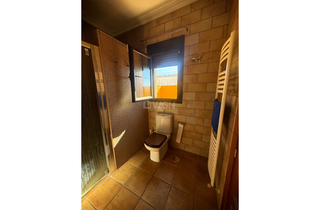 Odsprzedaż - Kamienica - Avileses