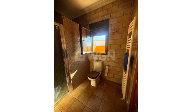 Odsprzedaż - Kamienica - Avileses