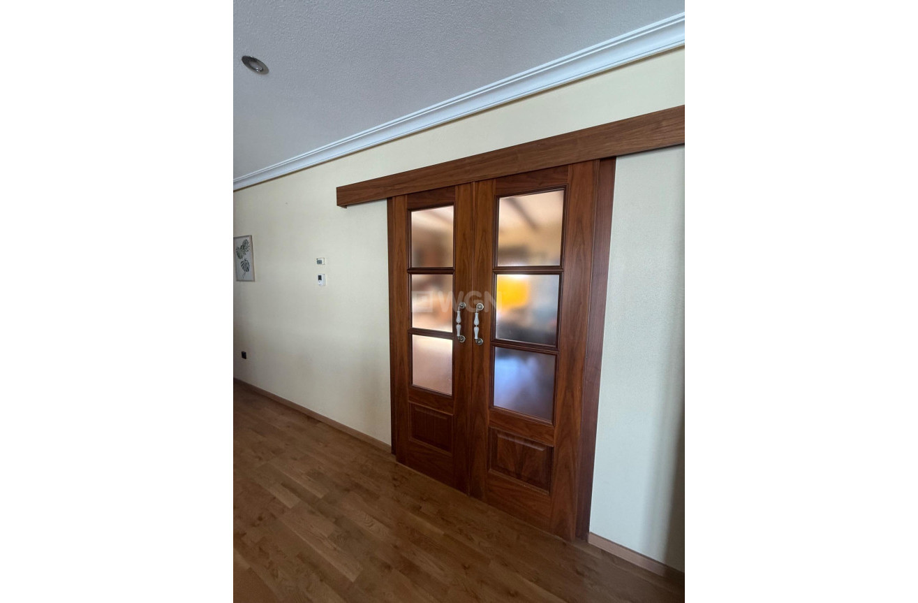 Odsprzedaż - Kamienica - Avileses