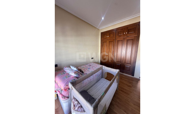 Odsprzedaż - Kamienica - Avileses