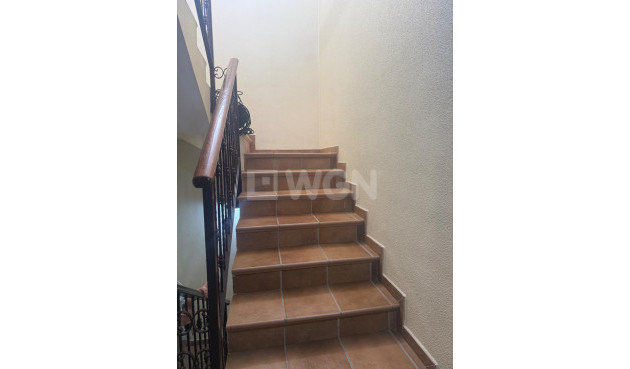 Odsprzedaż - Kamienica - Avileses