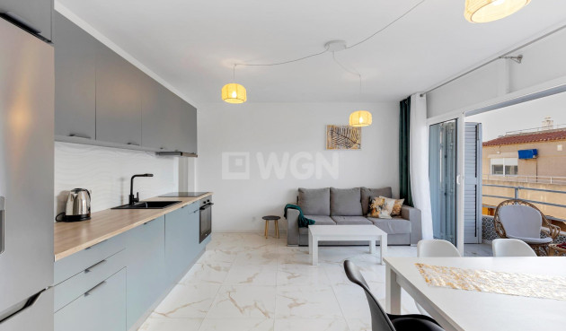 Odsprzedaż - Mieszkanie w bloku - Torrevieja - La Mata