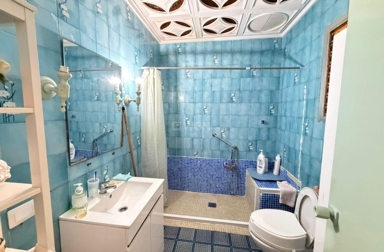 Odsprzedaż - Mieszkanie w bloku - Torrevieja - Playa del Cura