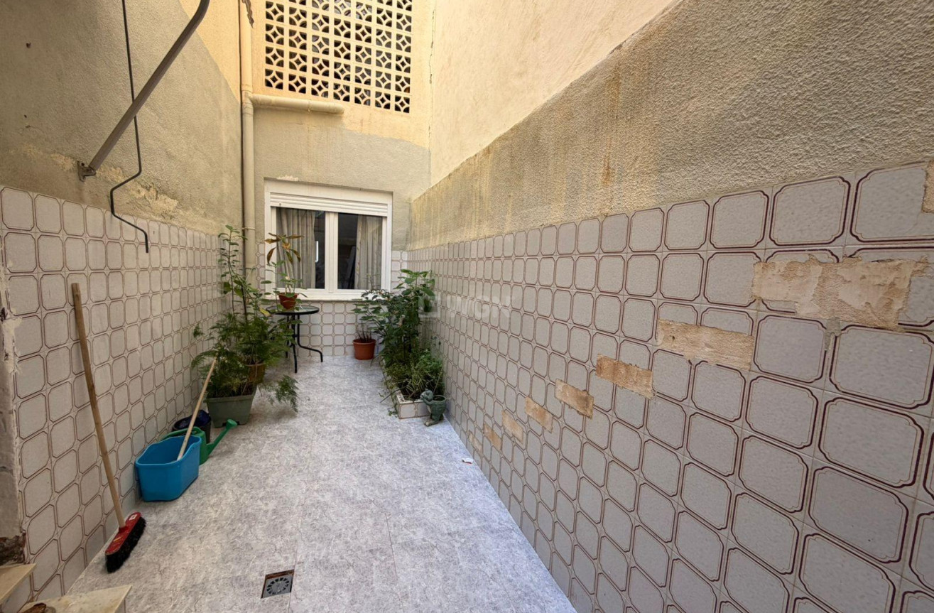 Odsprzedaż - Mieszkanie w bloku - Torrevieja - Playa del Cura