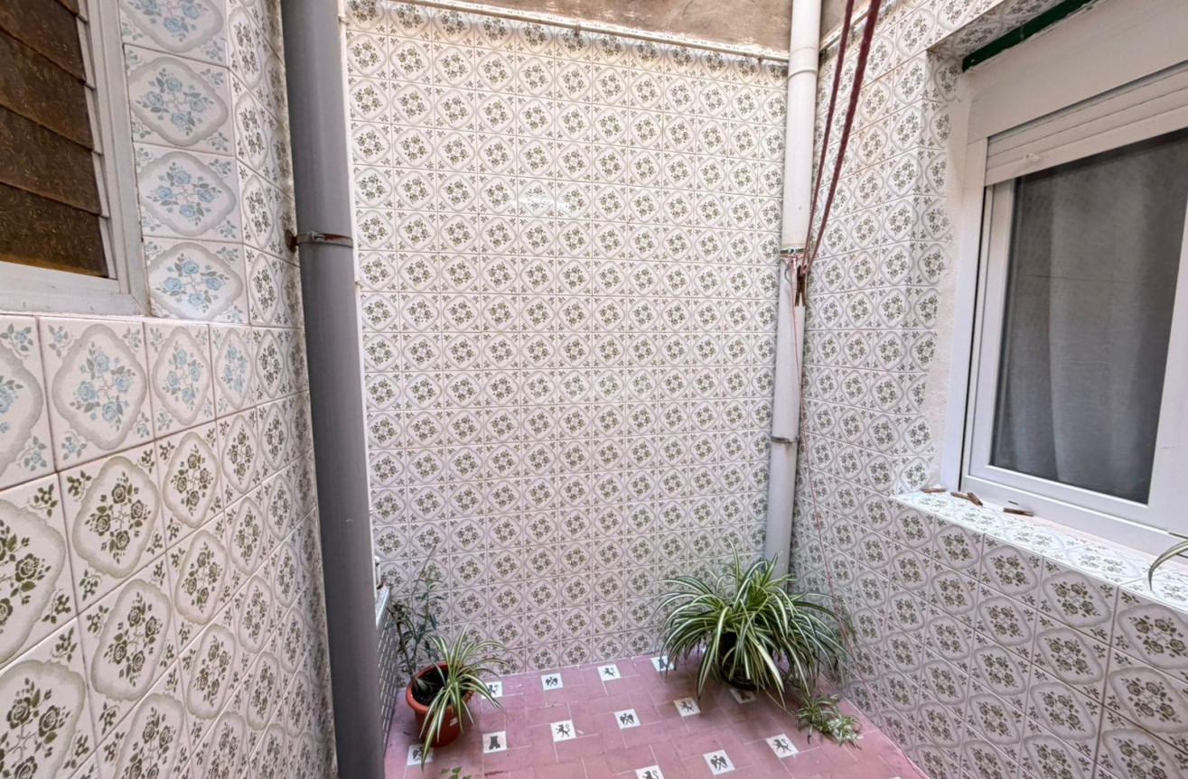 Odsprzedaż - Mieszkanie w bloku - Torrevieja - Playa del Cura