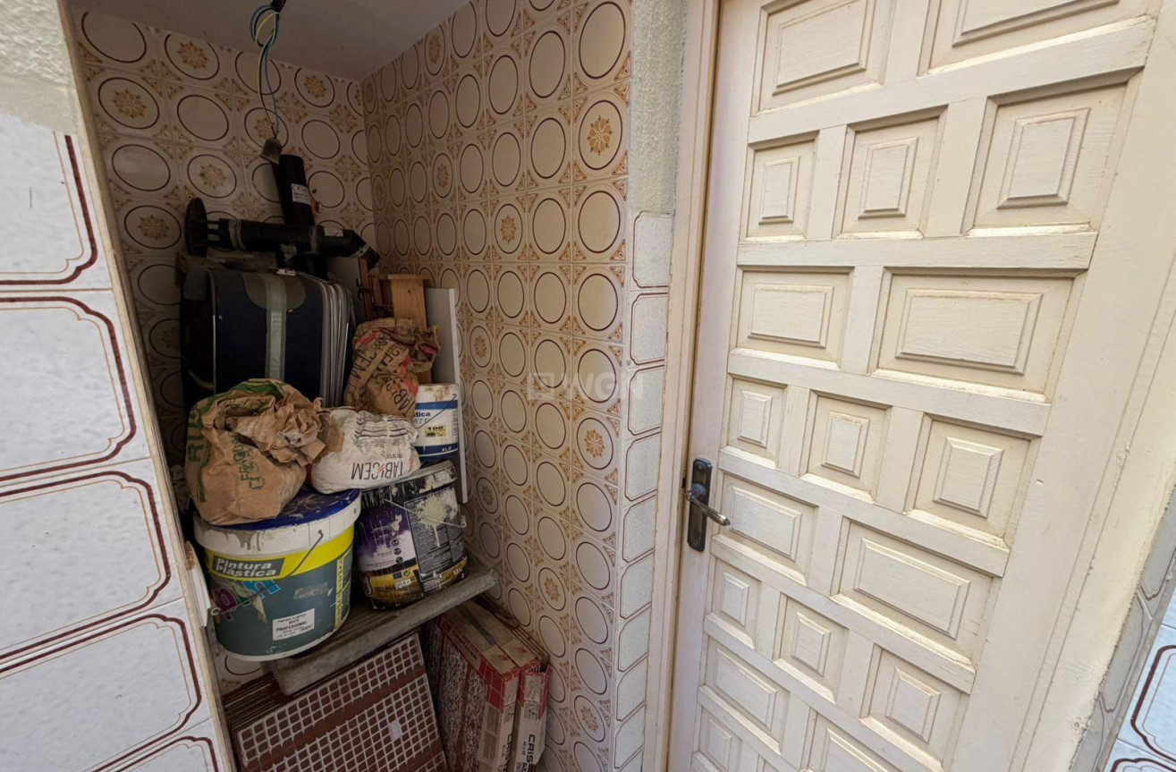 Odsprzedaż - Mieszkanie w bloku - Torrevieja - Playa del Cura