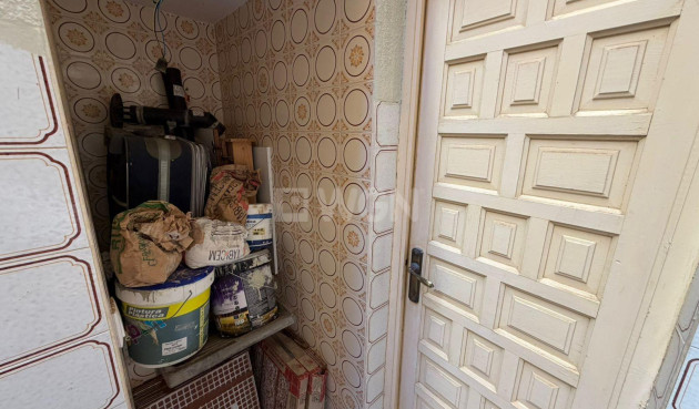 Odsprzedaż - Mieszkanie w bloku - Torrevieja - Playa del Cura