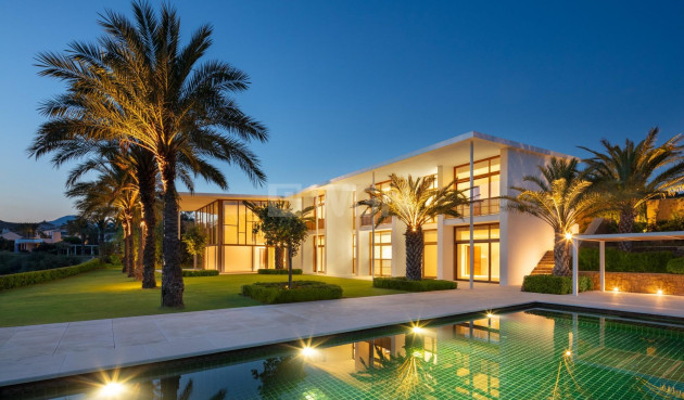 Neue Gebäude - Villa - Casares - Pedregales