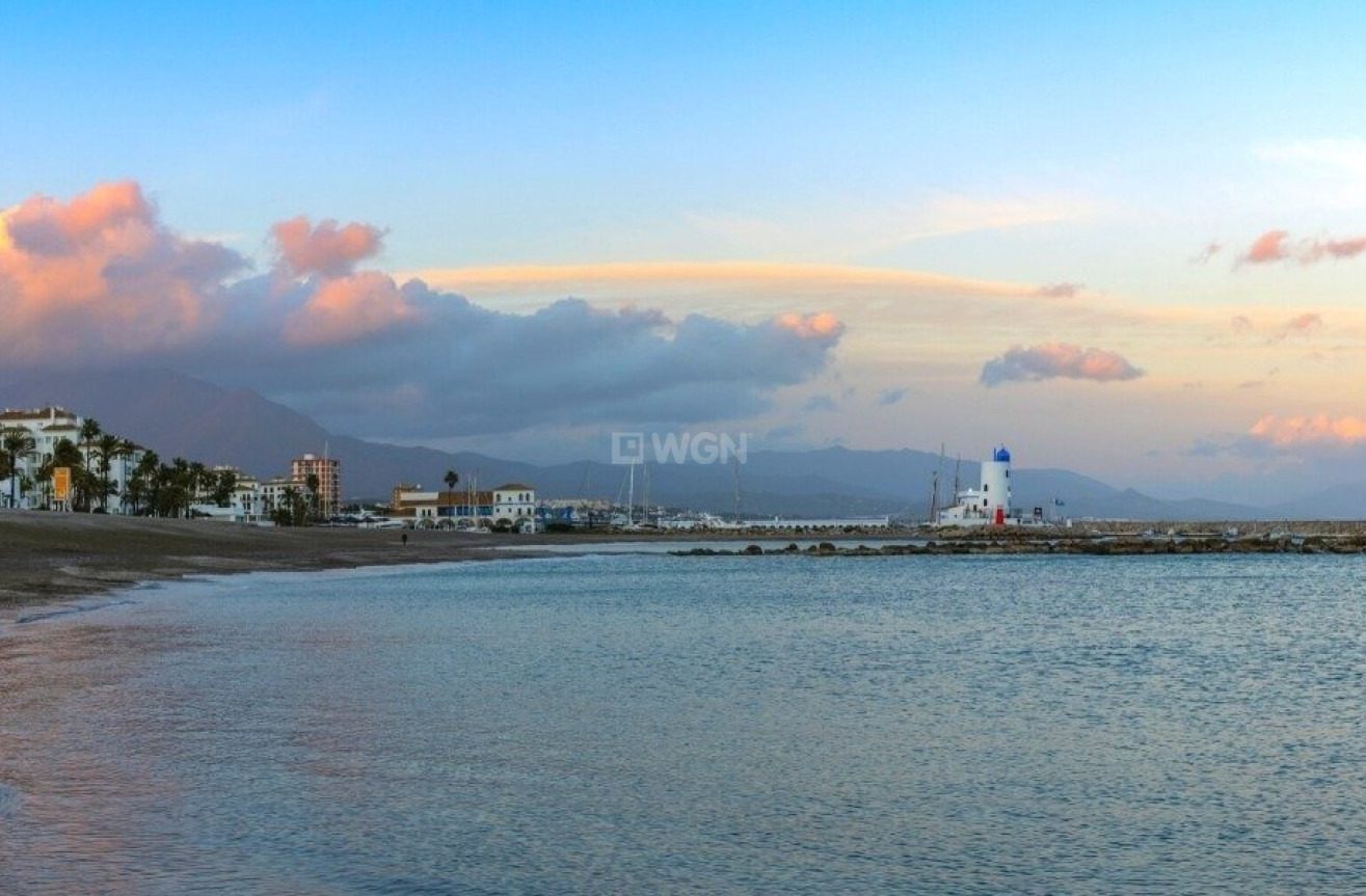 Nowy budynek - Kamienica - Manilva - Punta Chullera