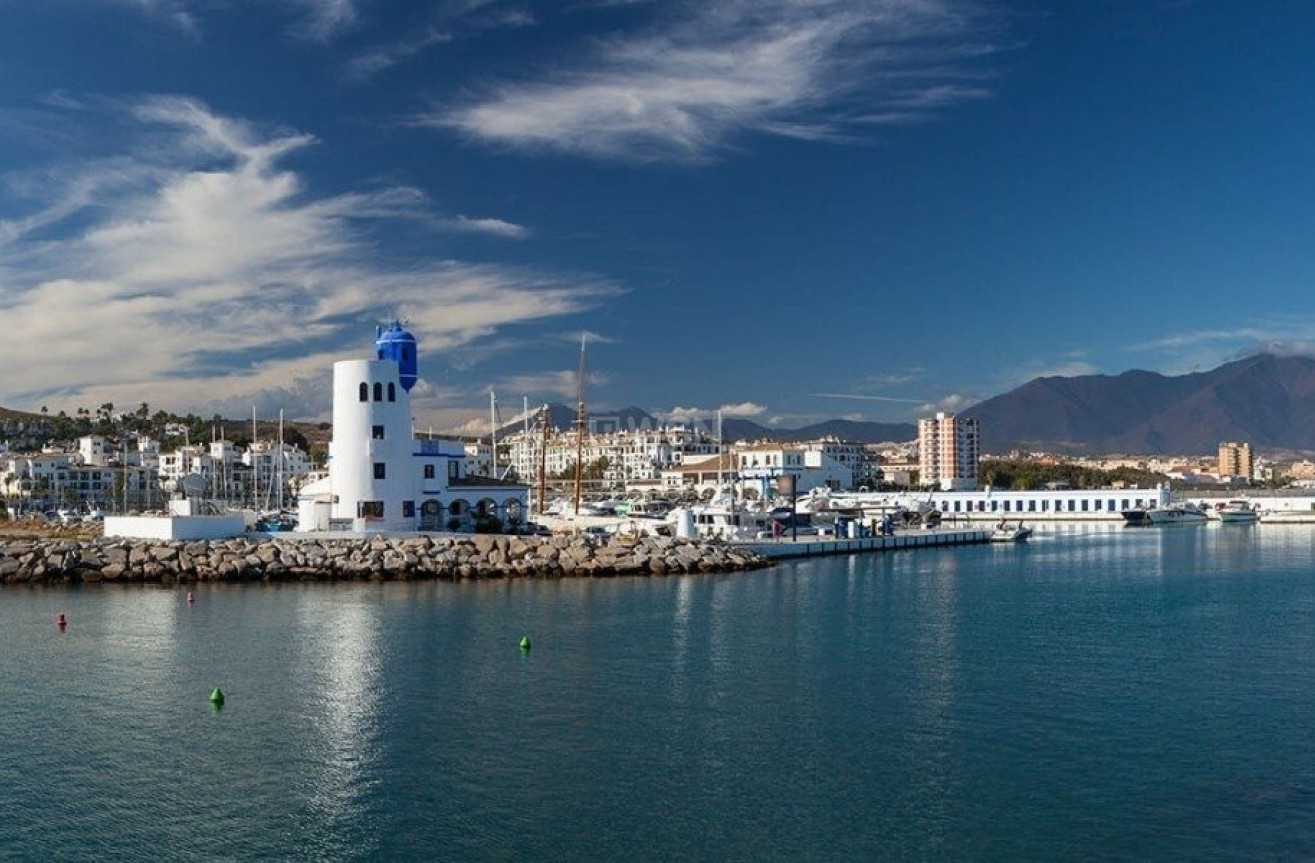 Nowy budynek - Kamienica - Manilva - Punta Chullera