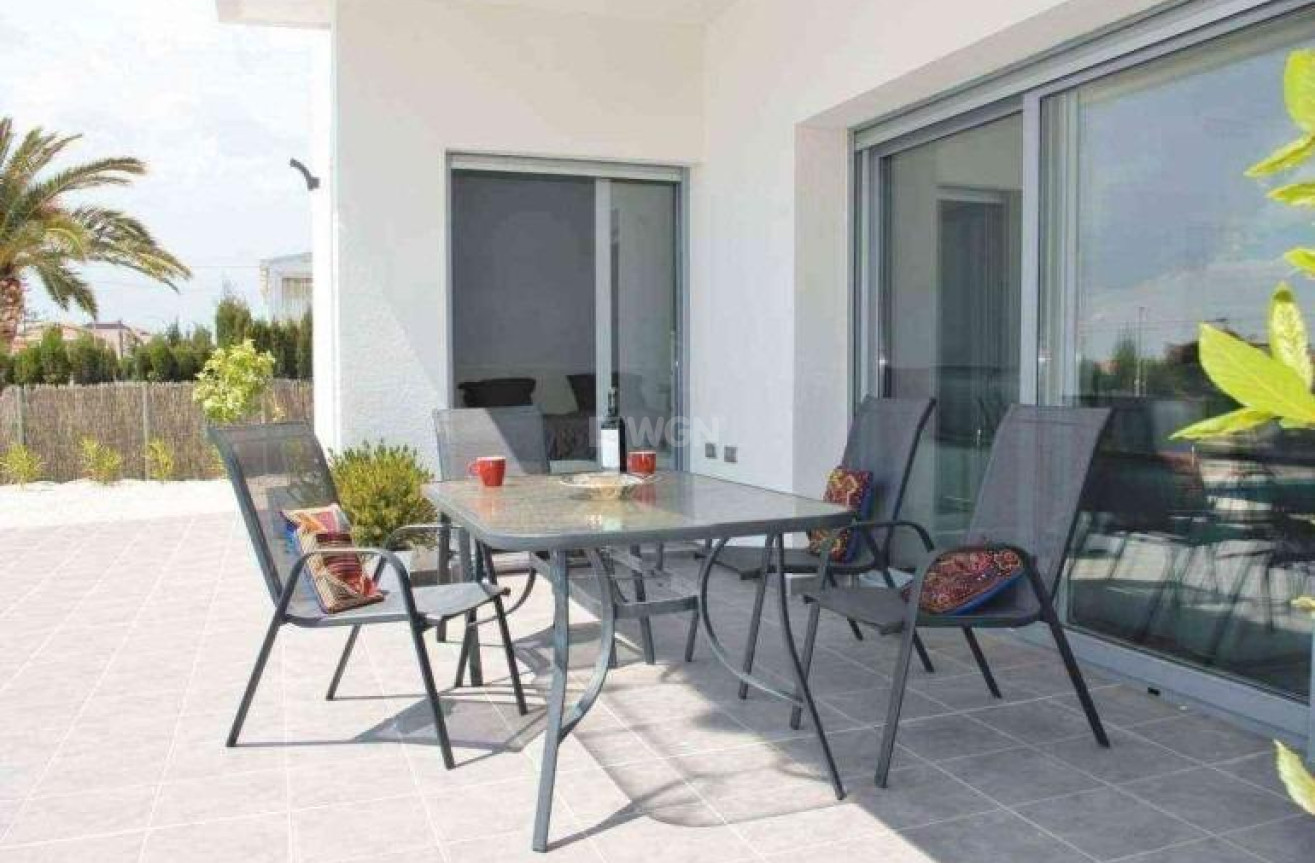 Neue Gebäude - Villa - Rafal - polideportivo