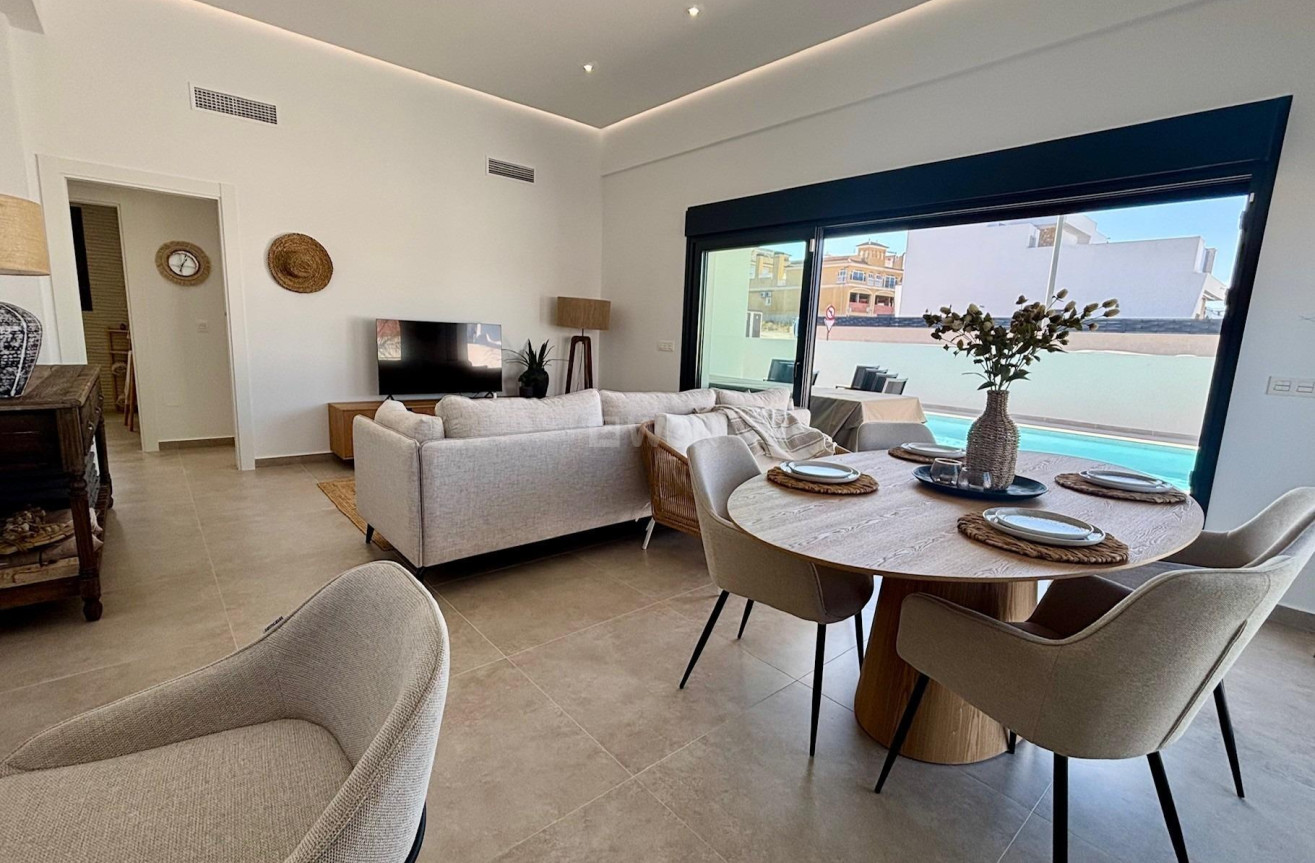 Neue Gebäude - Villa - Rafal - polideportivo